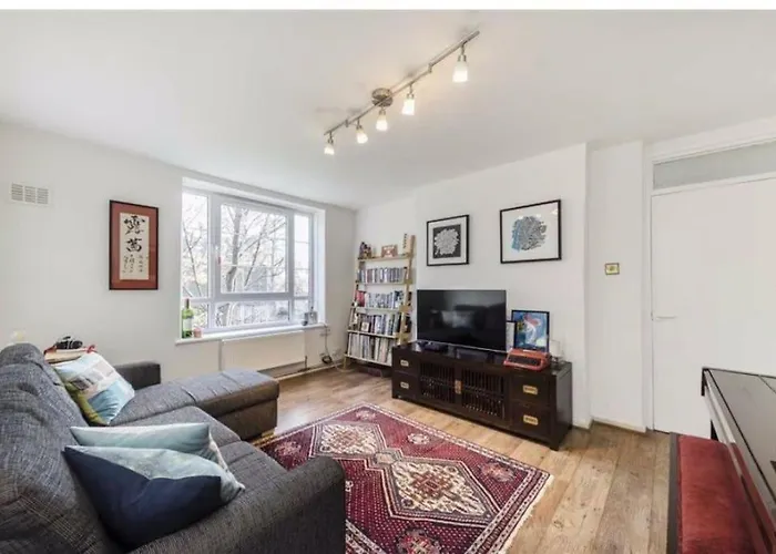 Spacious 2 Bedroom Flat In Central London